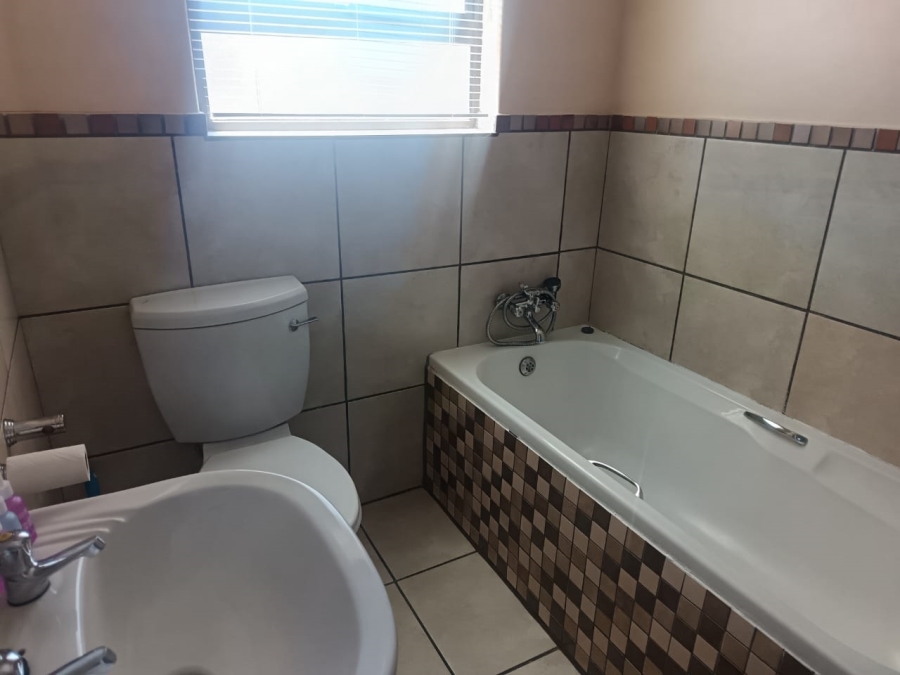 3 Bedroom Property for Sale in Riviera Northern Cape